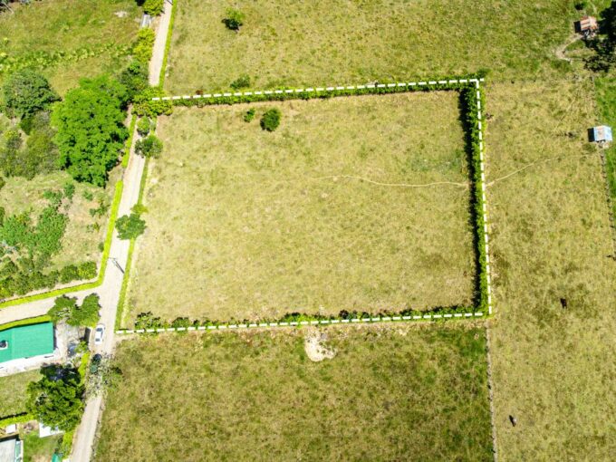 Tu refugio en la naturaleza: Lote campestre en Barcelona – Suria